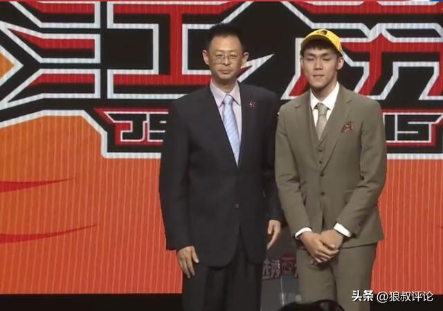 kaiyun.com-投票力压胡明轩郭艾伦！CBA探花秀携手徐杰当选第一周南区前2名